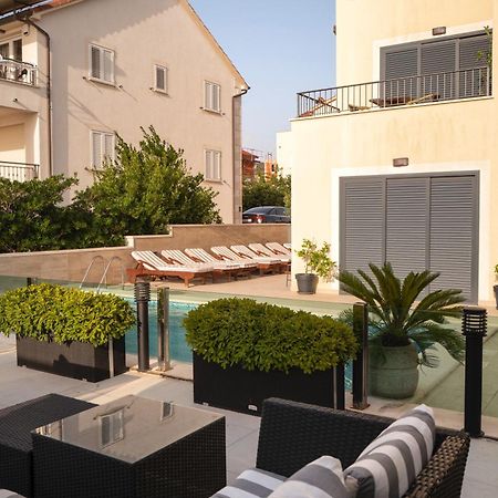 חוואר Villa Royale With Pool מראה חיצוני תמונה