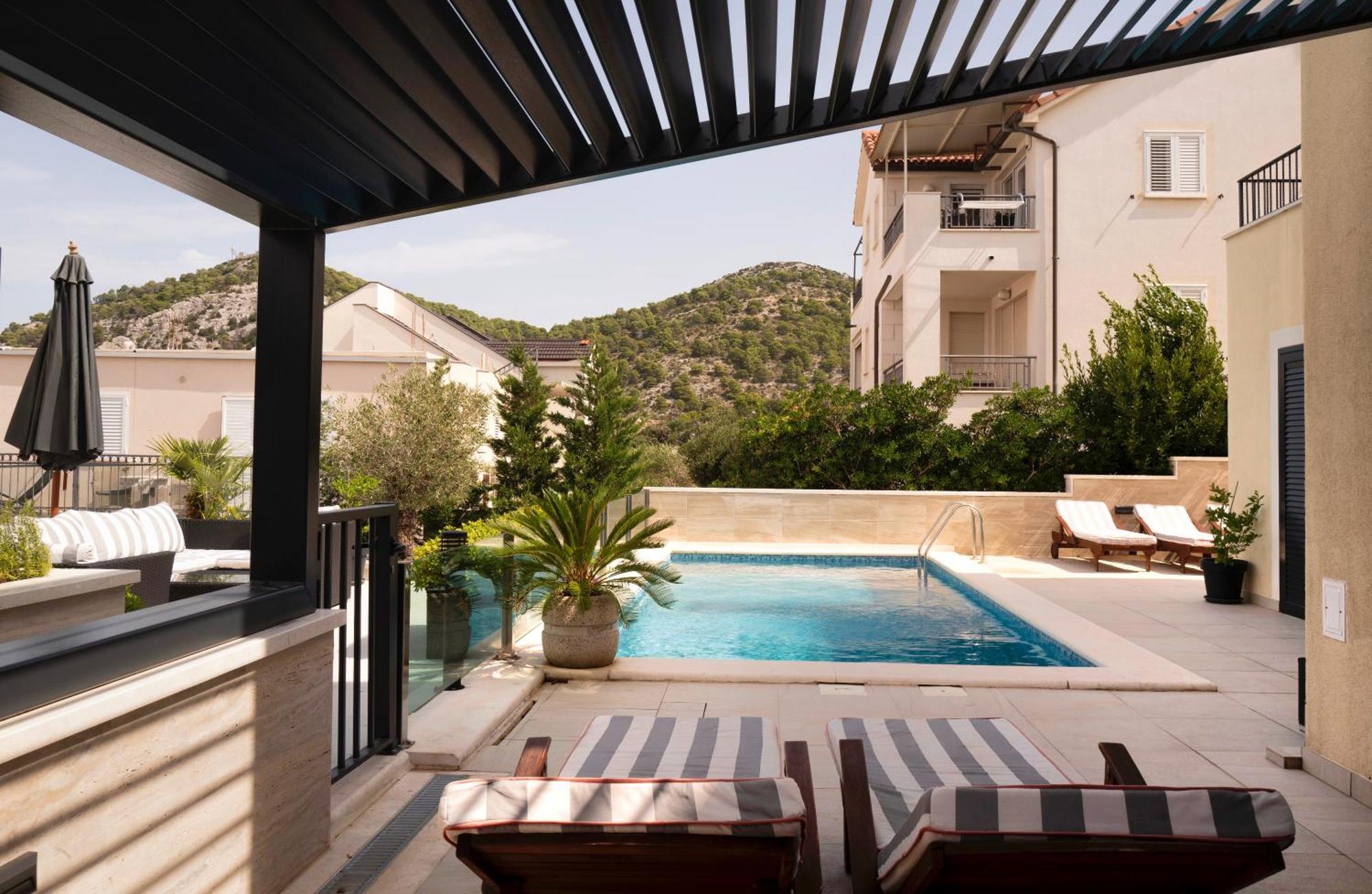 חוואר Villa Royale With Pool מראה חיצוני תמונה